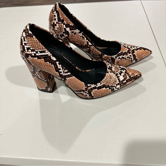Snakeskin Patterned Block Heel Pumps - Picture 1 of 5